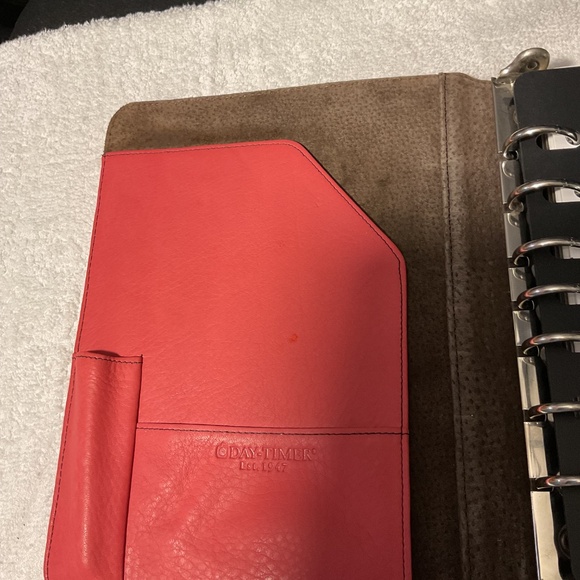 Day timer leather w/snap closure in pink for breast cancer annual w/card pen id - Picture 3 of 8
